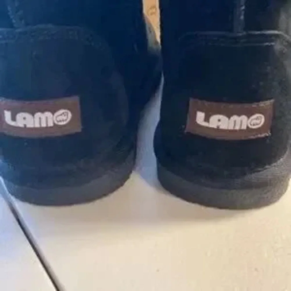 Lamo Classic 9 inch Black Boot Collection - Size 5